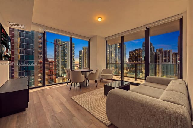 20 NE 11th 3308, Miami, FL 33132