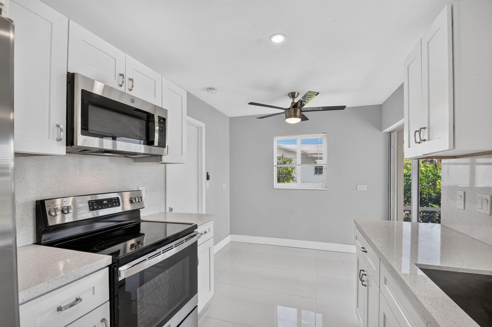 1404 SW 22nd Avenue — photo 1