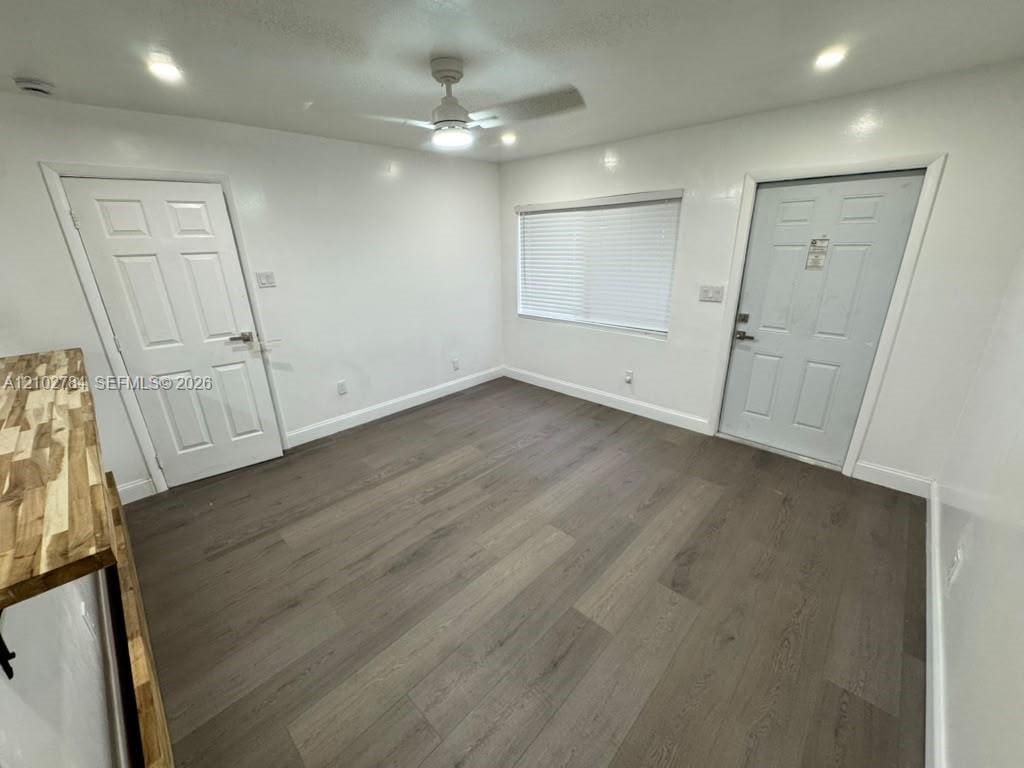 565 NE 32nd Street — photo 3