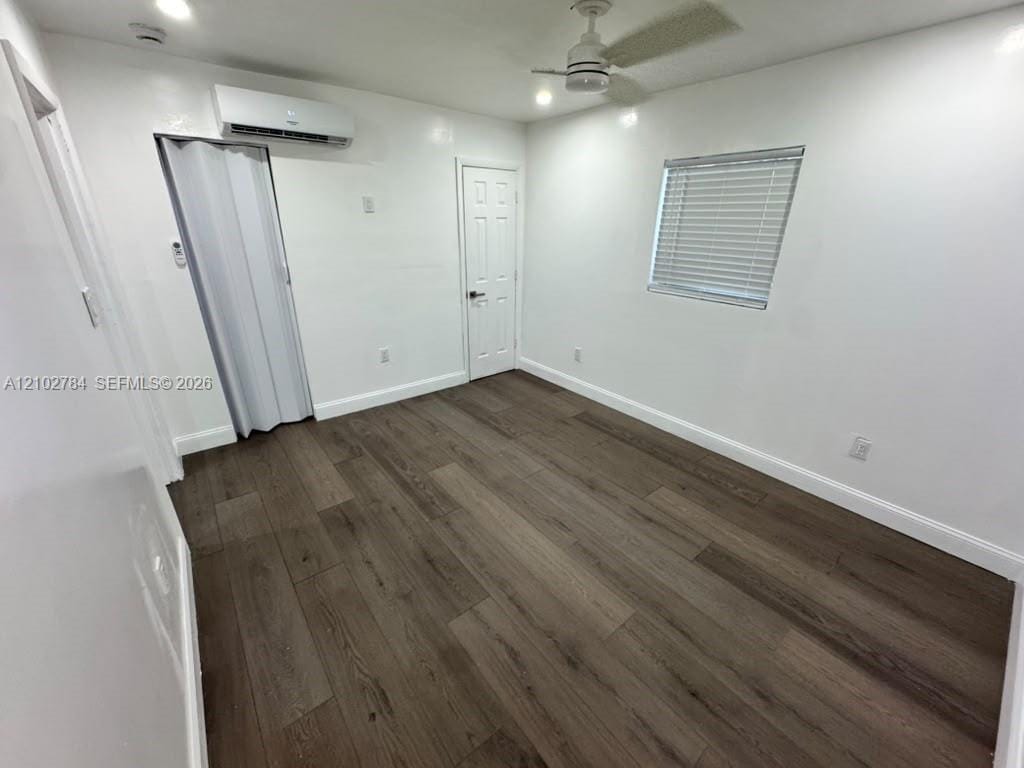 565 NE 32nd Street — photo 4