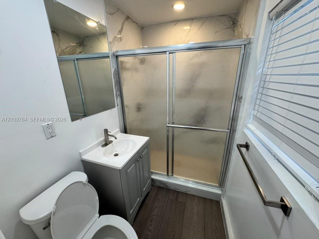565 NE 32nd Street — photo 6