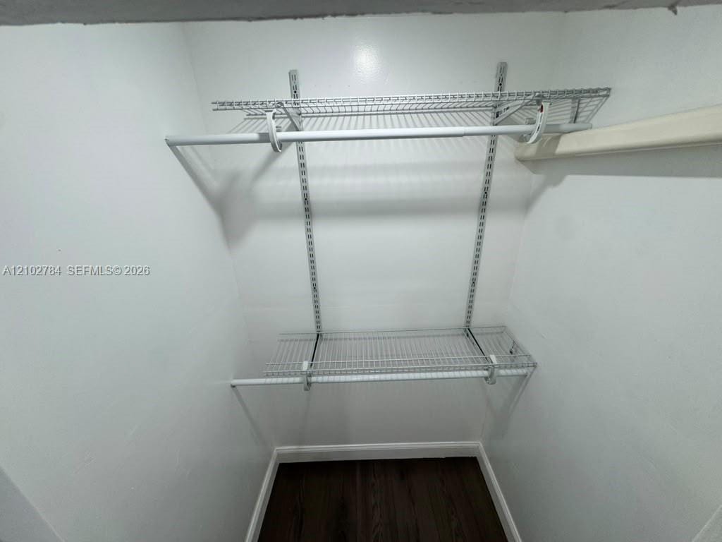 565 NE 32nd Street — photo 7