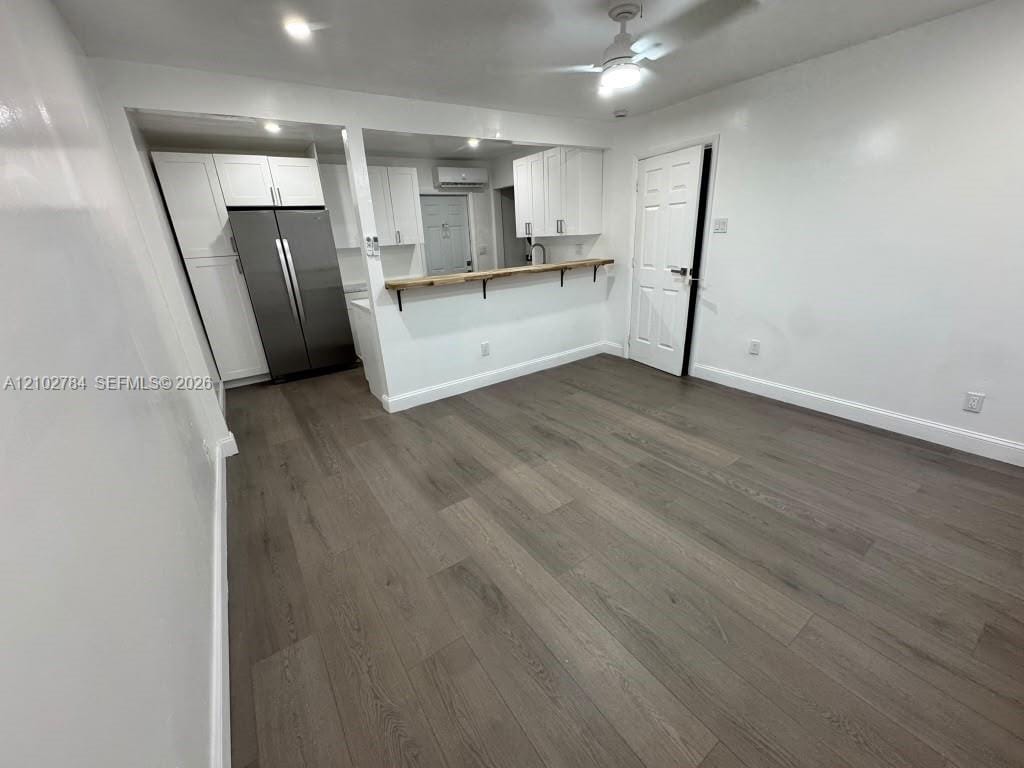 565 NE 32nd Street — photo 8