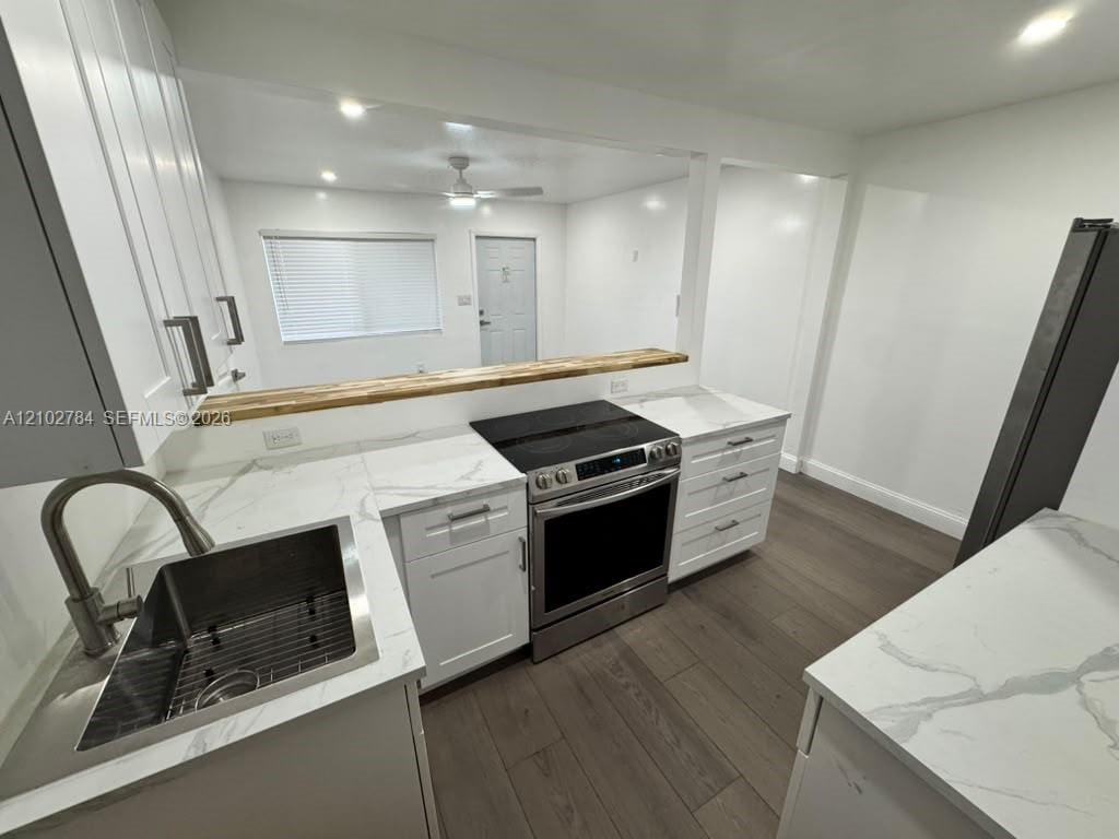 565 NE 32nd Street — photo 9