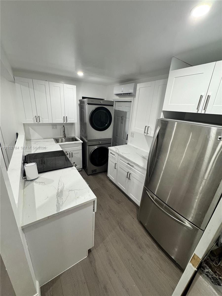 565 NE 32nd Street — photo 10
