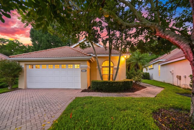 712 SW SAINT VINCENT Cove, Port St. Lucie, FL 34986