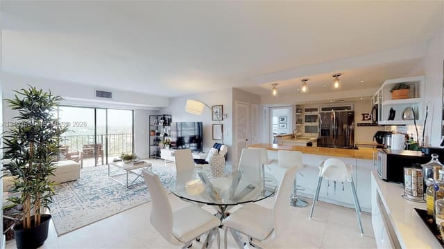 77 Crandon Boulevard 8D, Key Biscayne, FL 33149