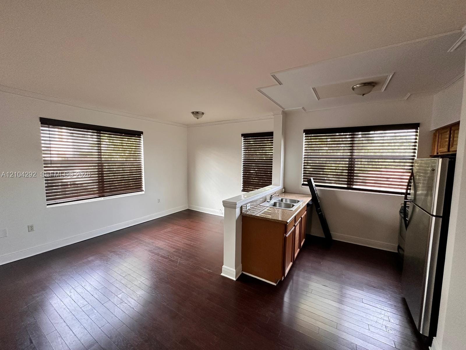 953 SW 10th Street 16, Miami, FL 33130