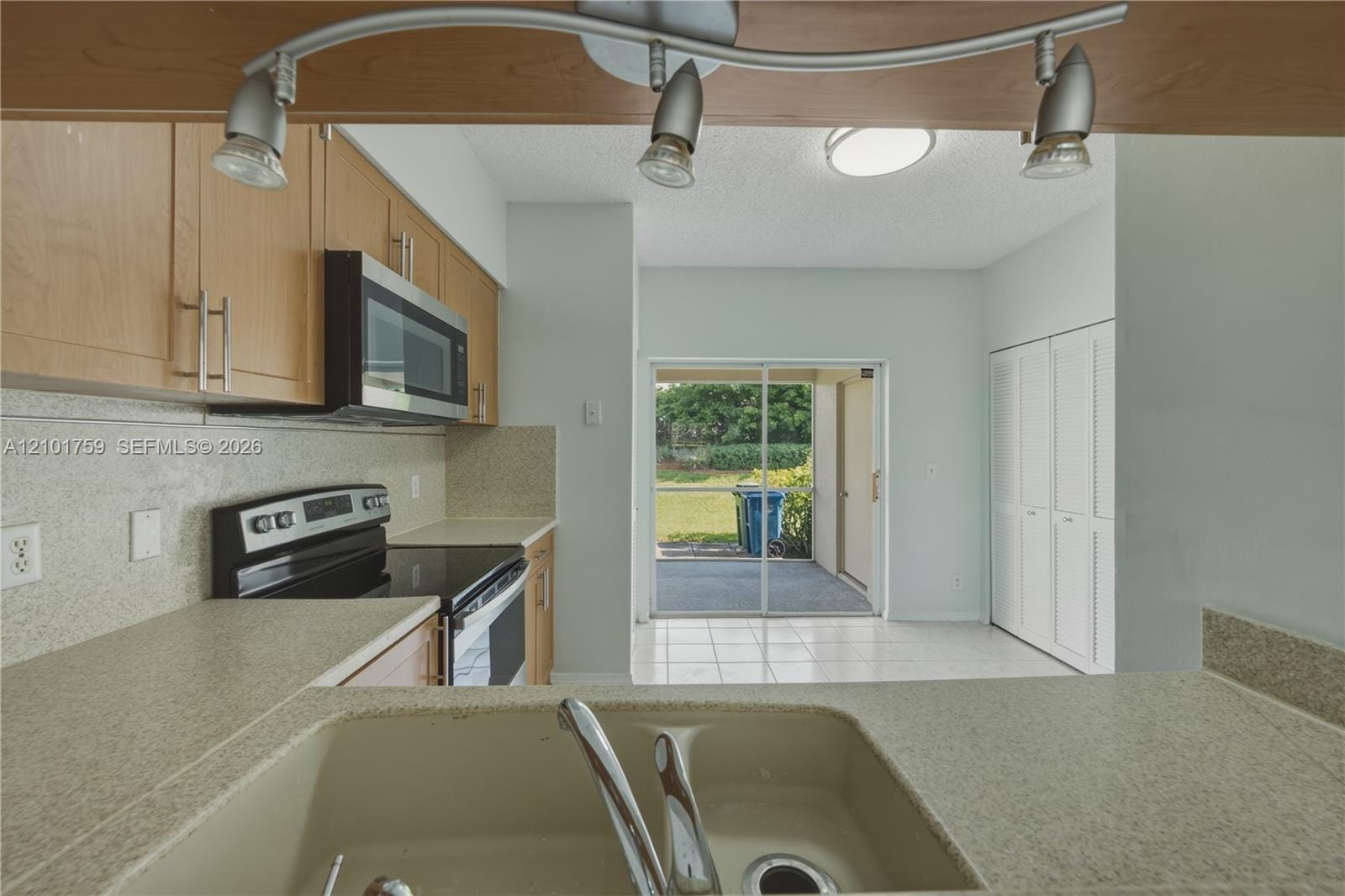 16731 Hemingway Drive, Weston, FL 33326 photo 9