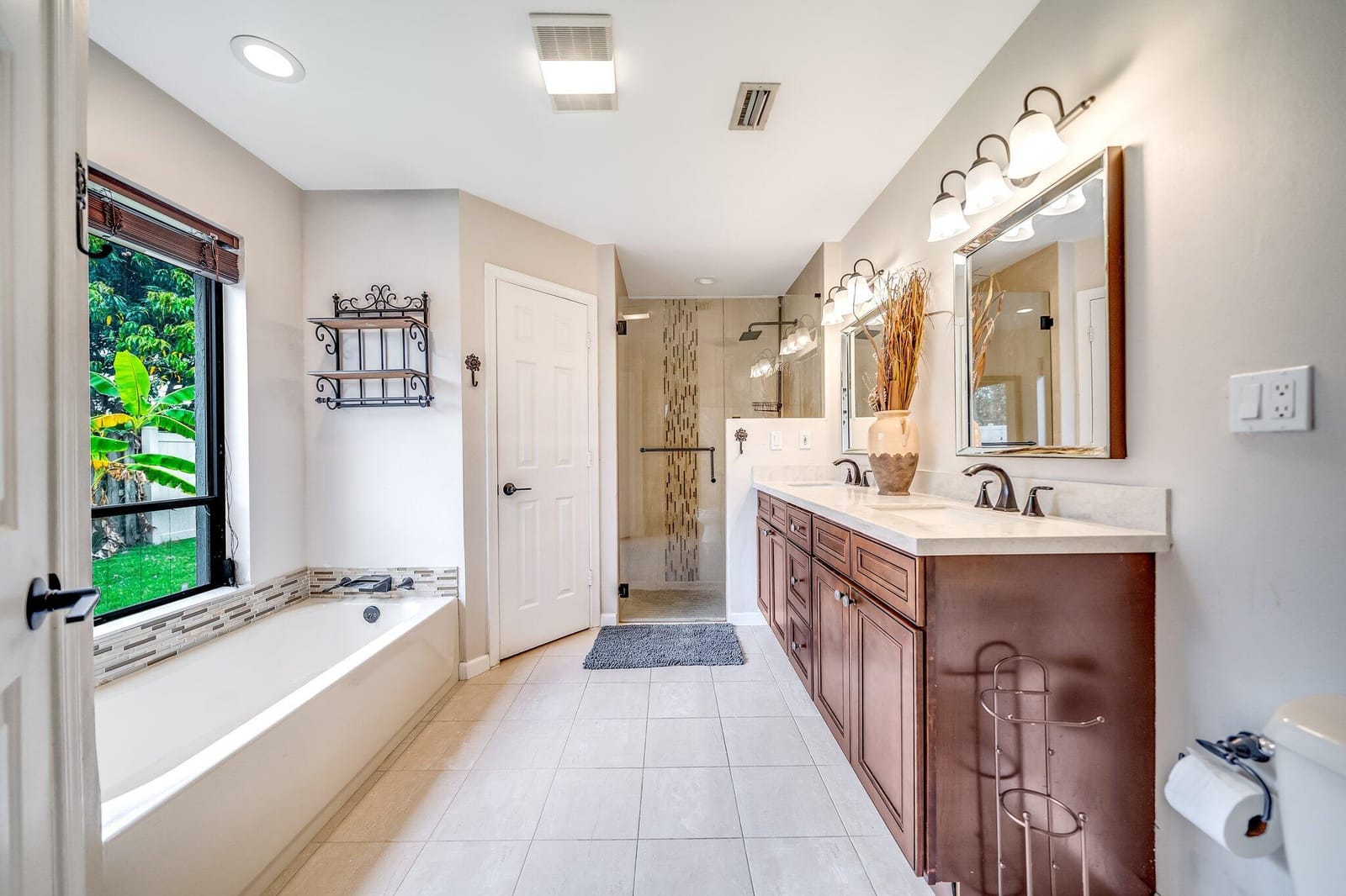 574 Juniper Place — photo 9