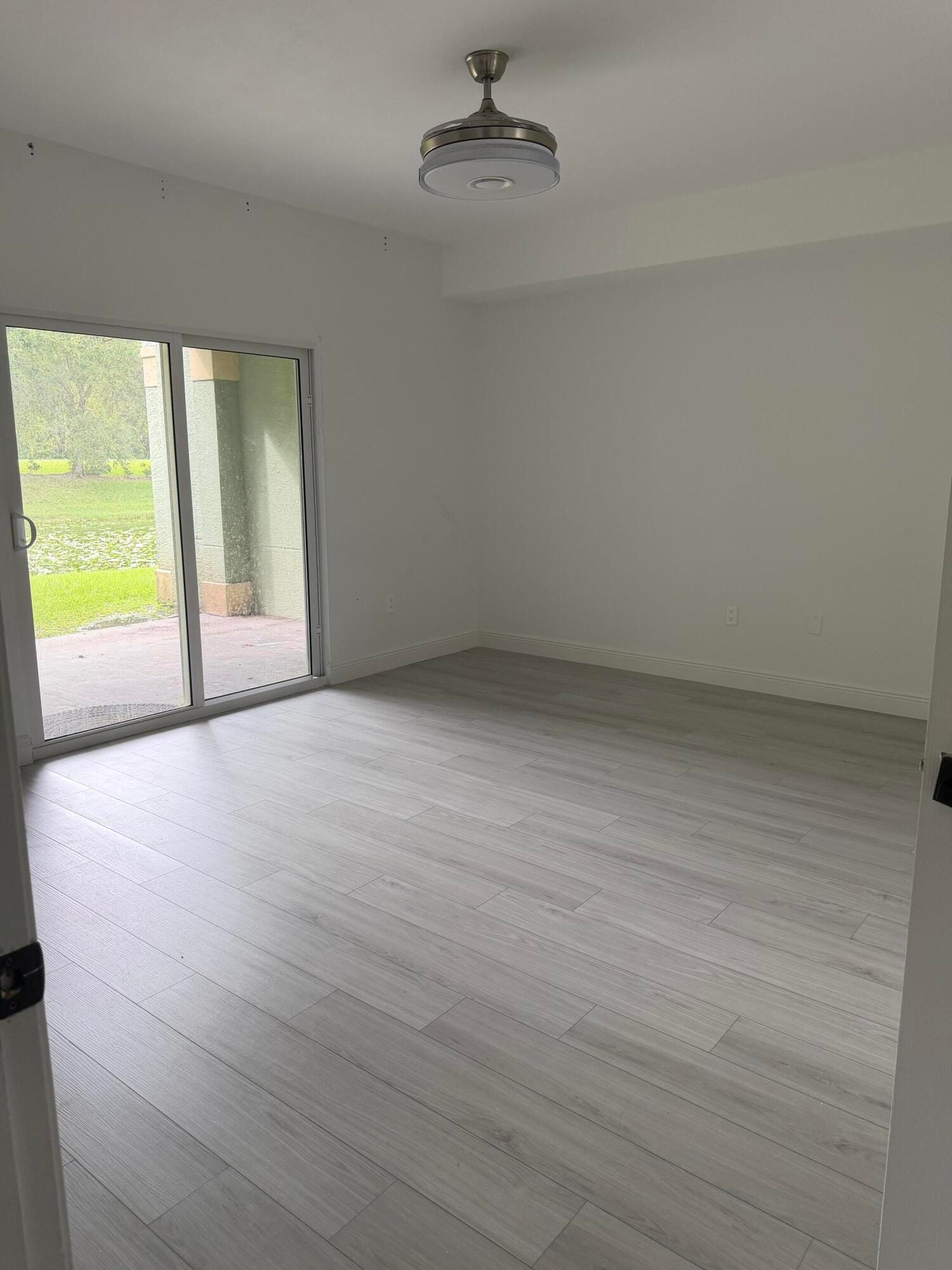 310 CRESTWOOD Circle 101, Royal Palm Beach, FL 33411 photo 3