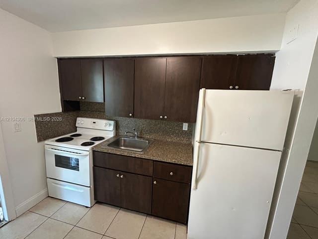 1710 Roosevelt Street 1A, Hollywood, FL 33020