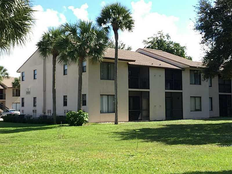 21955 TIDEWATER Terrace 208 — photo 2
