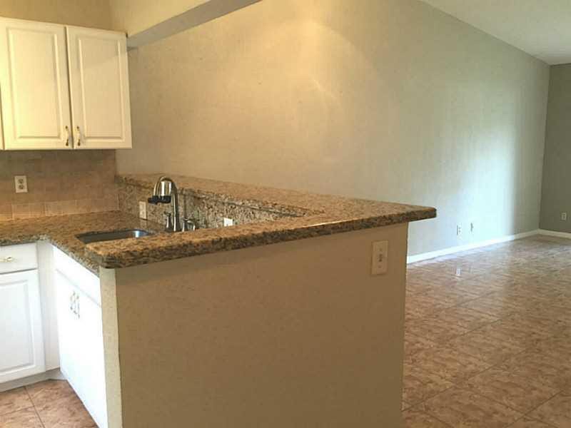 21955 TIDEWATER Terrace 208 — photo 7