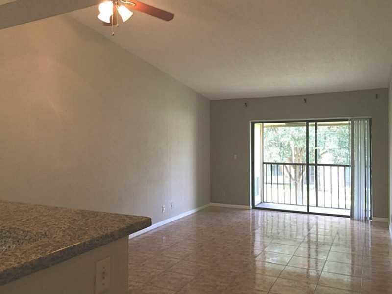 21955 TIDEWATER Terrace 208 — photo 9
