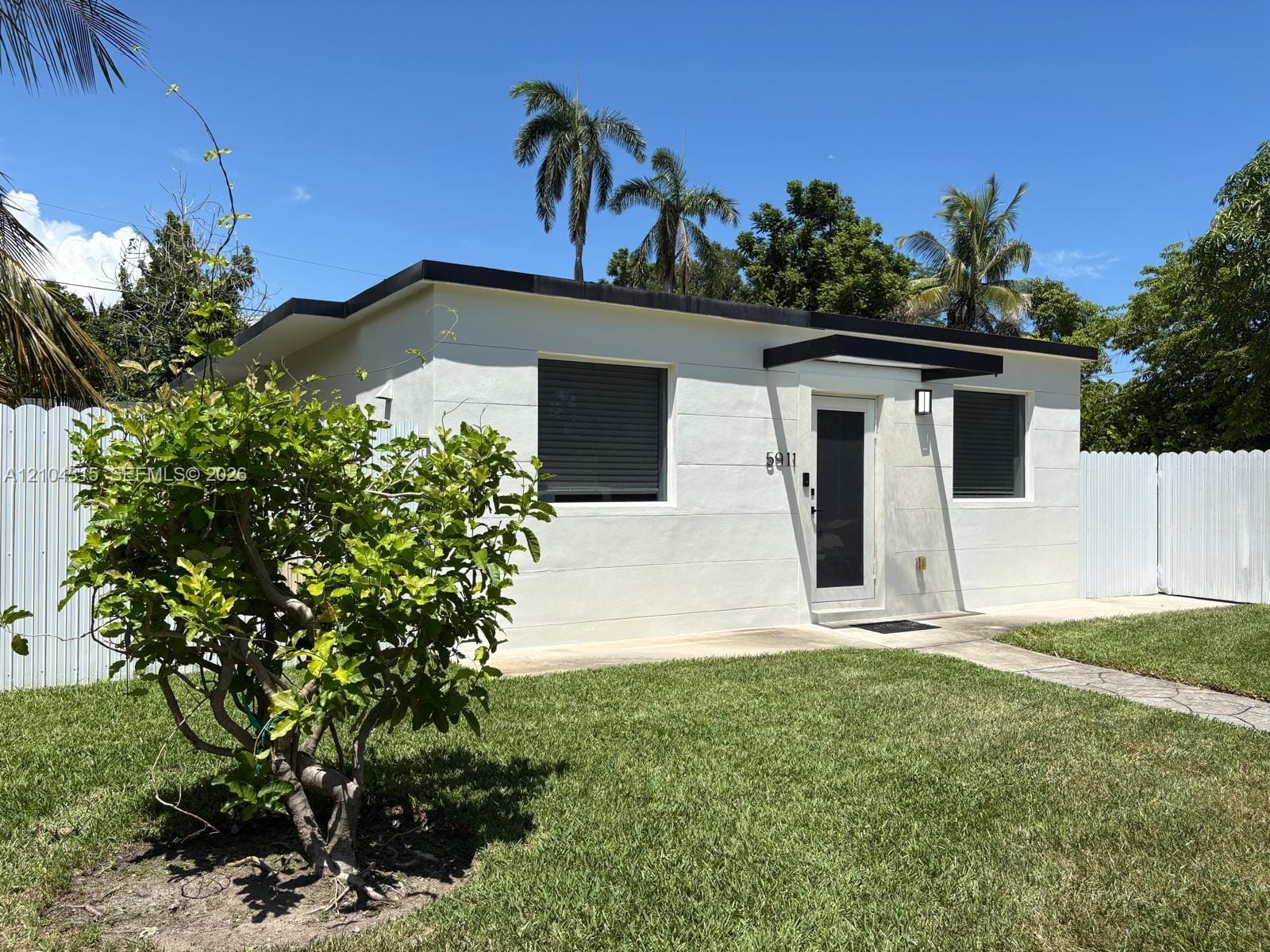 5911 SW 62nd Terrace, South Miami, FL 33143 photo 2