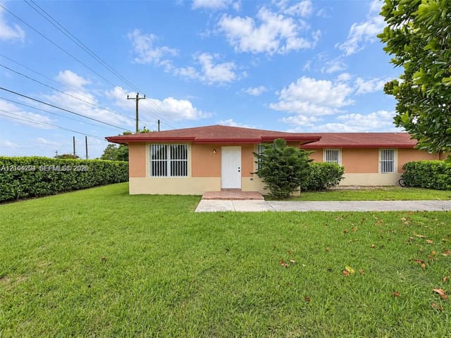 10530 SW 183rd Street, Miami, FL 33157
