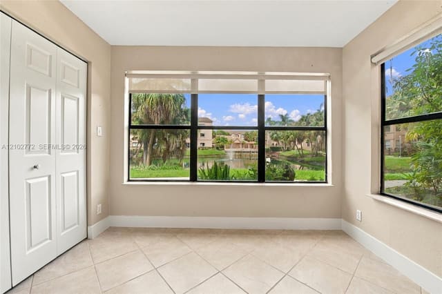 2946 S University Drive 7102, Davie, FL 33328