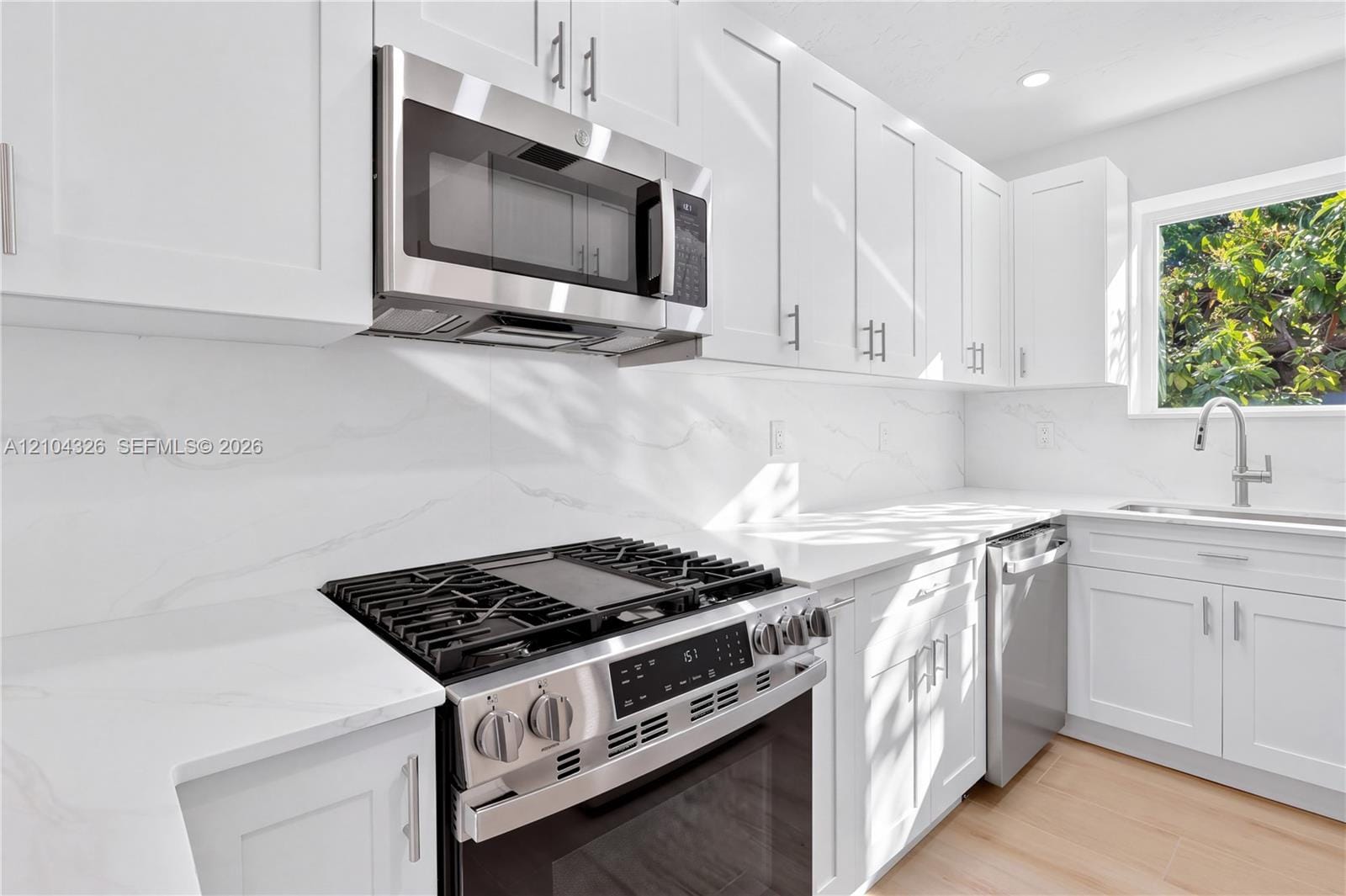230 Aledo Avenue — photo 5