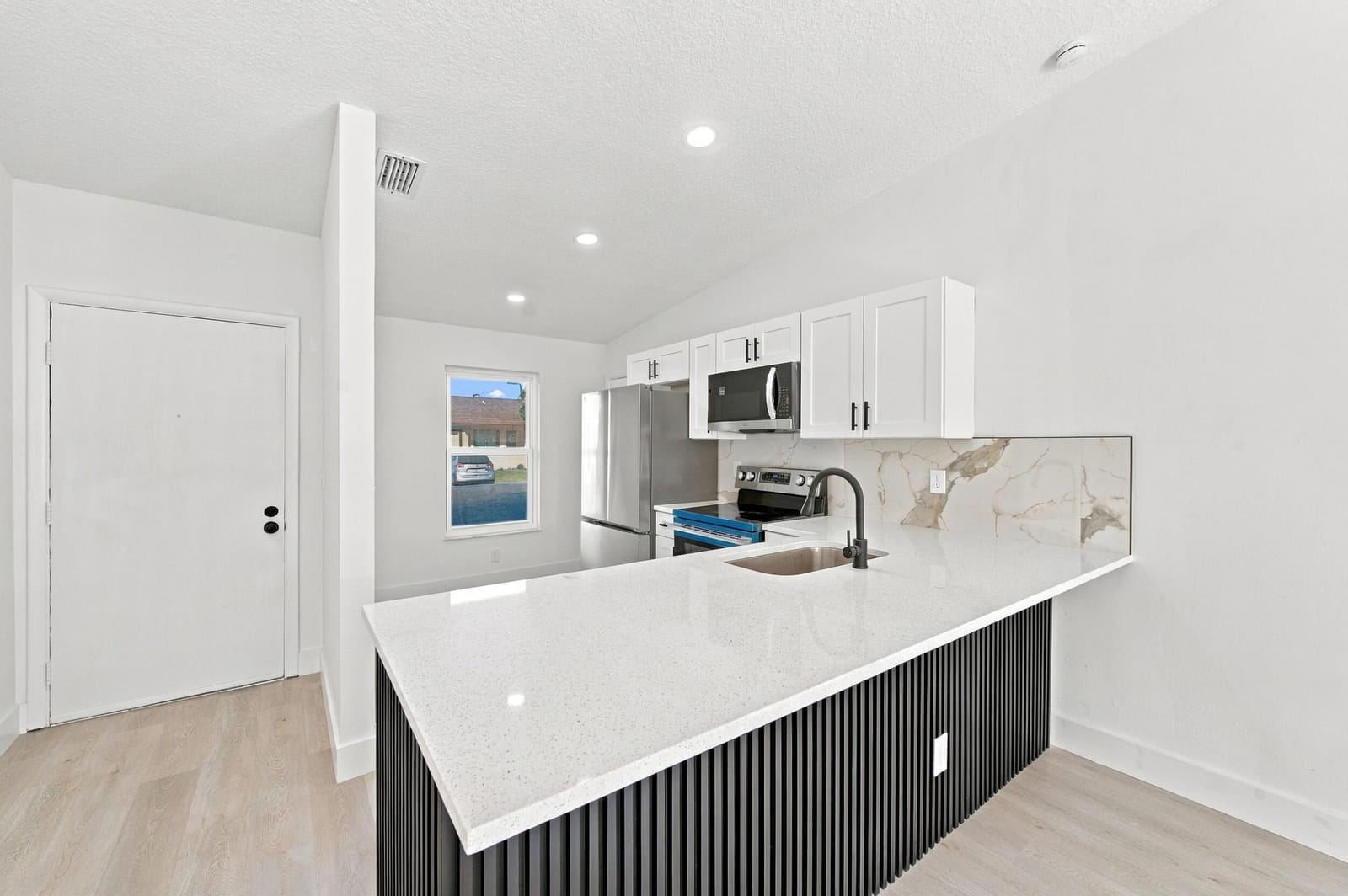 15676 BOTTLEBRUSH Circle — photo 4