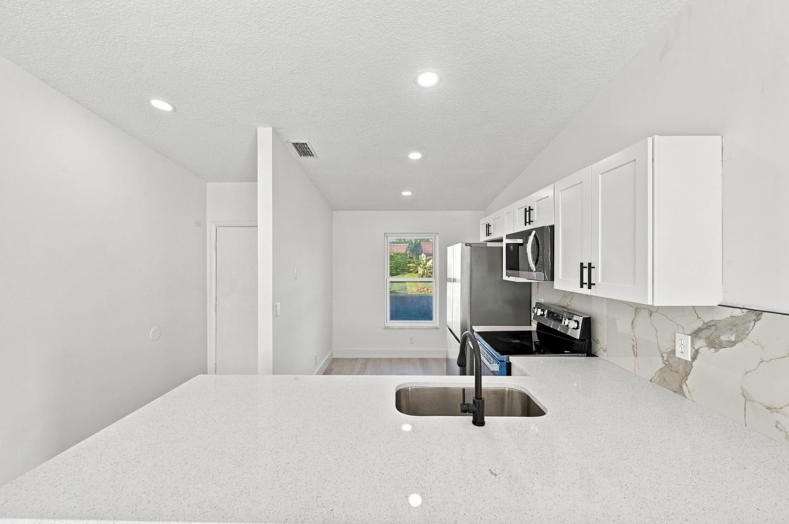 15676 BOTTLEBRUSH Circle — photo 5