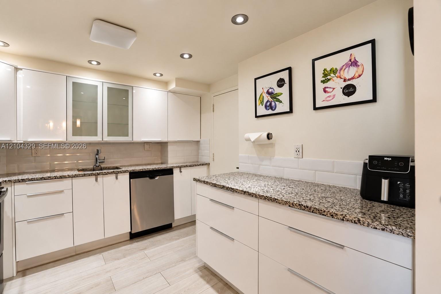 500 Bayview Drive 1123, Sunny Isles Beach, FL 33160 photo 13