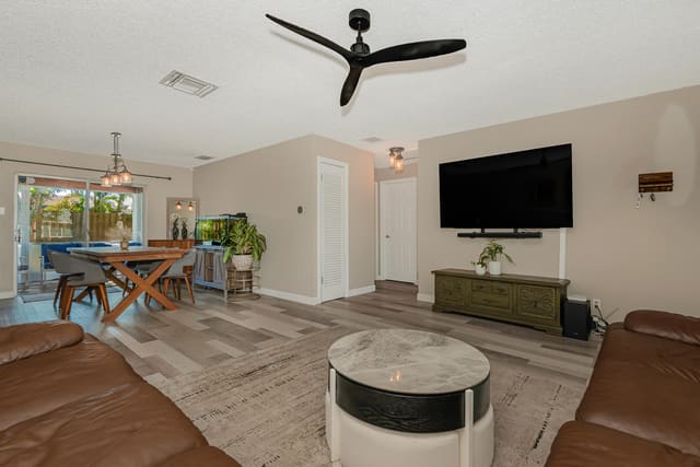 19442 COLORADO Circle, Boca Raton, FL 33434
