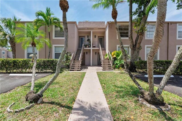 1050 NW 80TH Avenue 102, Margate, FL 33063