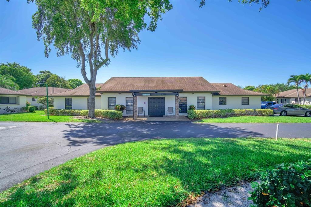 4948 Equestrian Circle B — photo 3