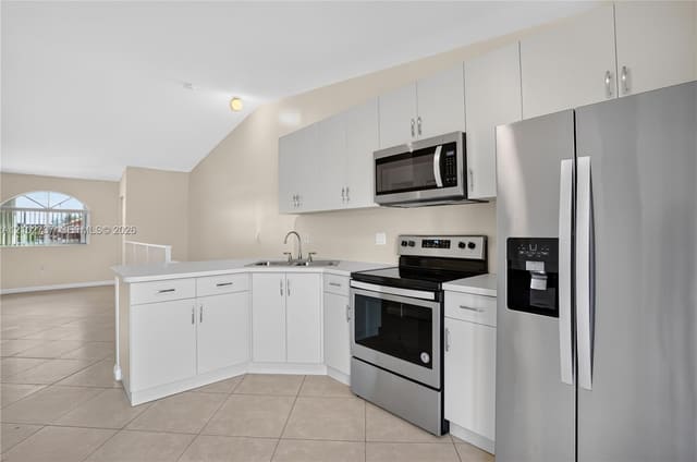 6989 W 36th Avenue 202, Hialeah, FL 33018