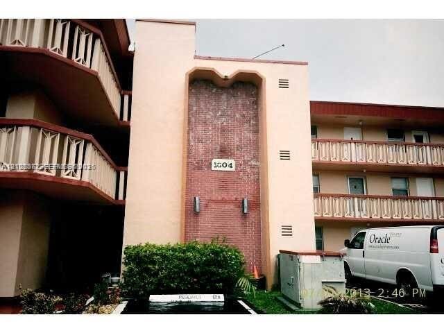 1304 NE 191st Street A132, Miami, FL 33179