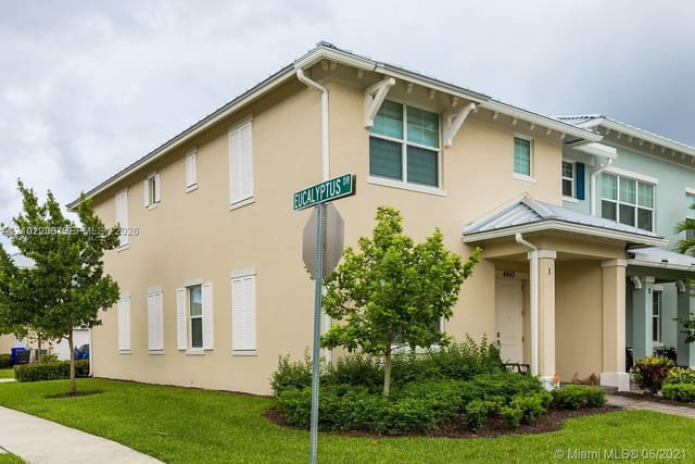 4860 Eucalyptus Drive 1, Hollywood, FL 33021