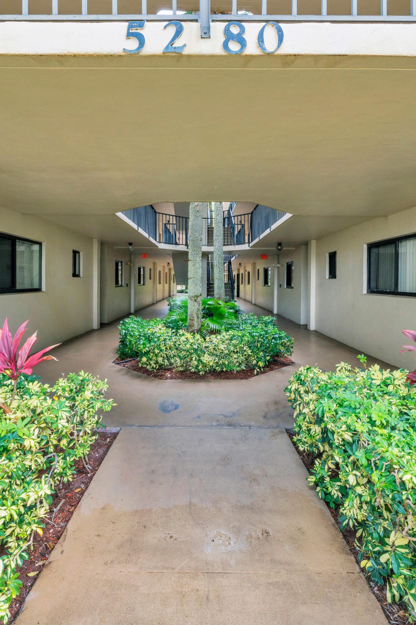5280 LAS VERDES Circle 320 — photo 2
