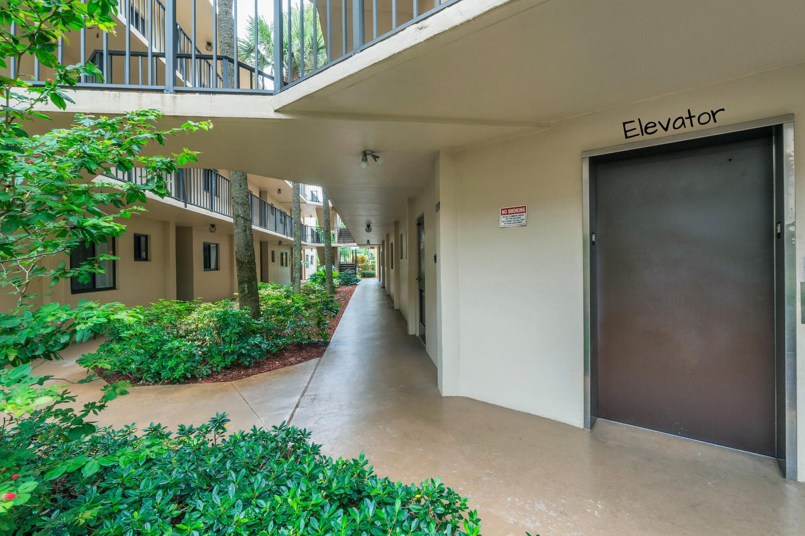 5280 LAS VERDES Circle 320 — photo 3