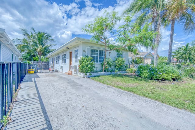 423 S F Street 1, Lake Worth Beach, FL 33460