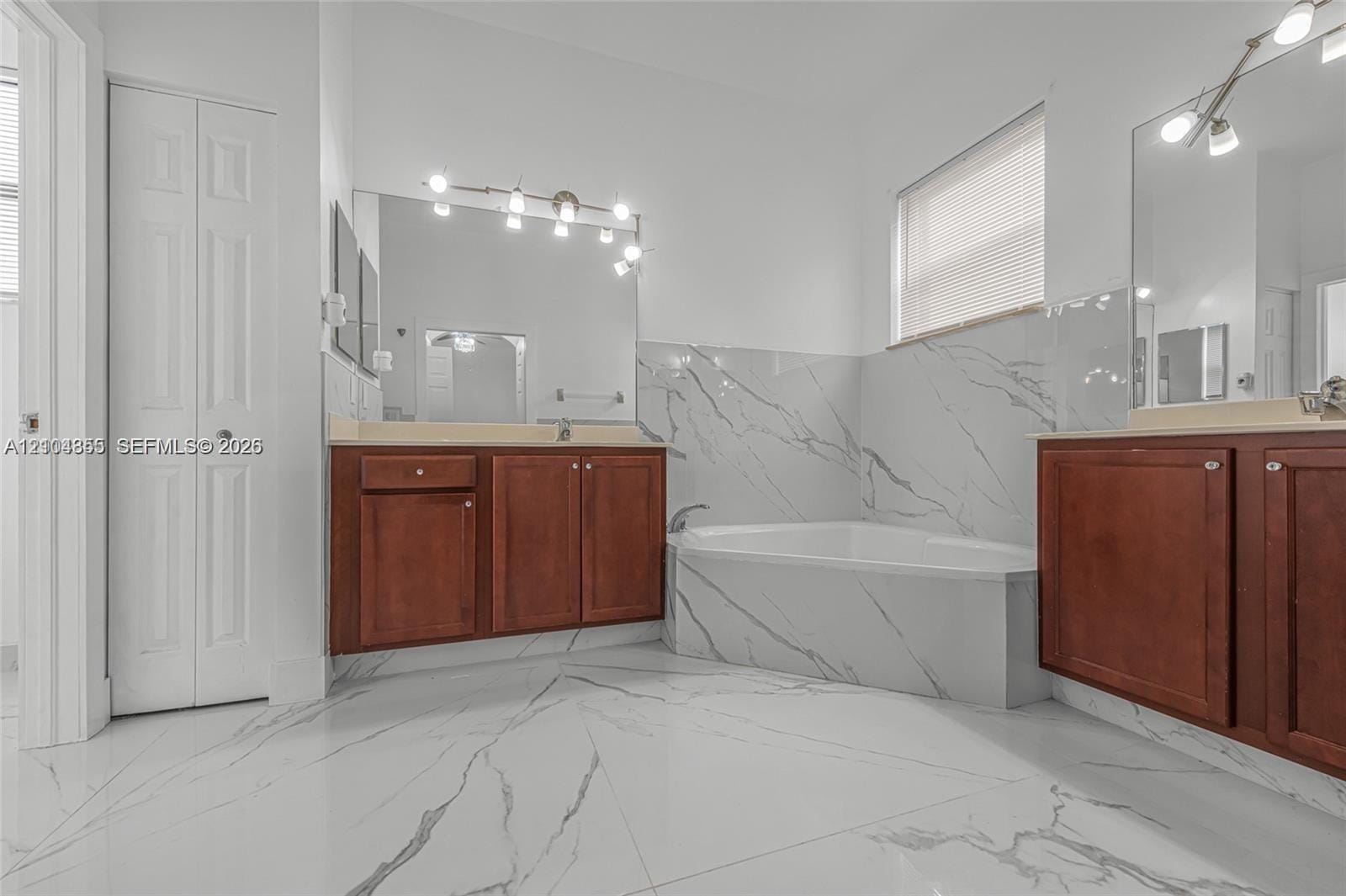 642 SE 37th Place, Homestead, FL 33033 photo 13