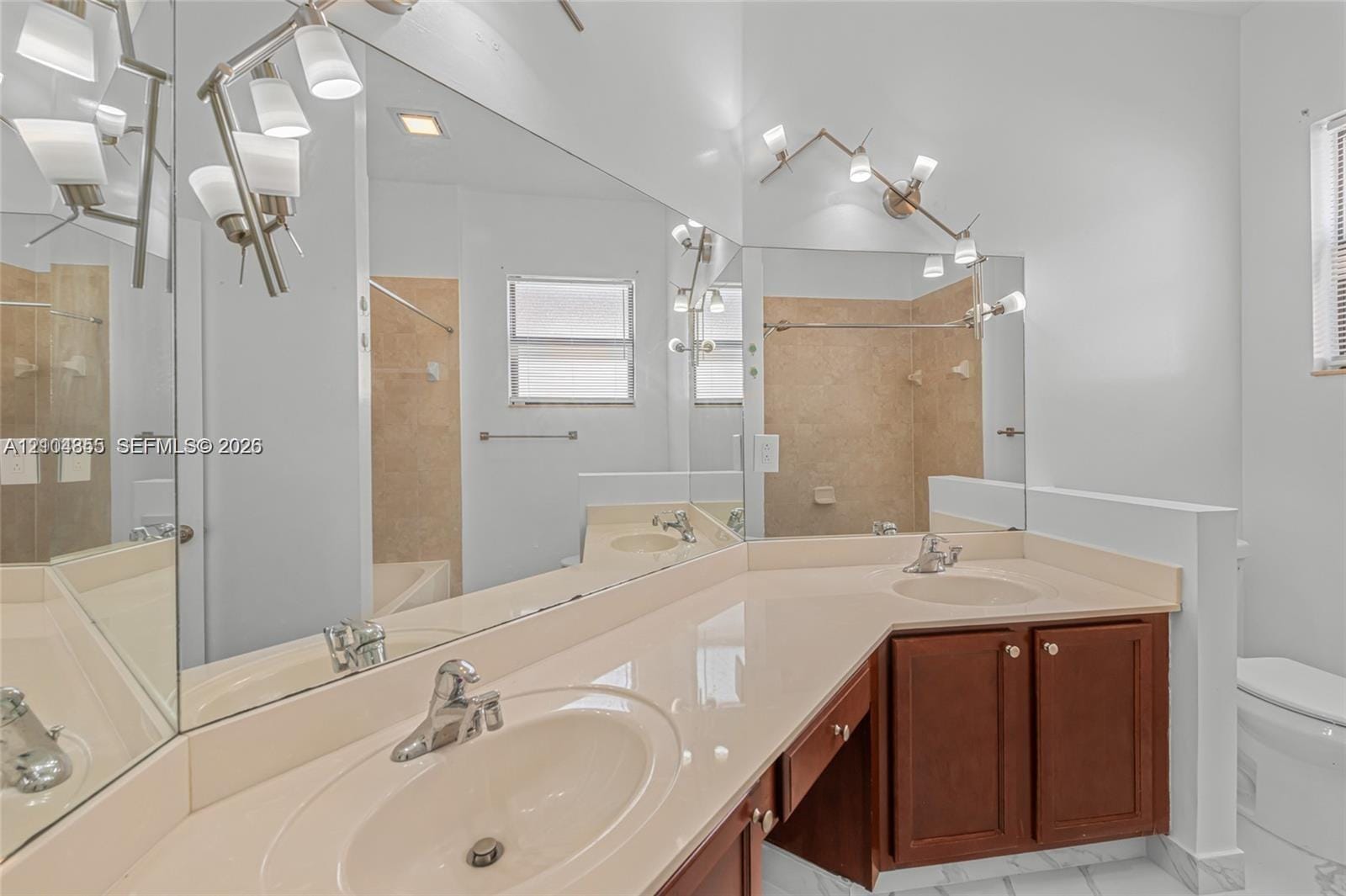 642 SE 37th Place, Homestead, FL 33033 photo 15