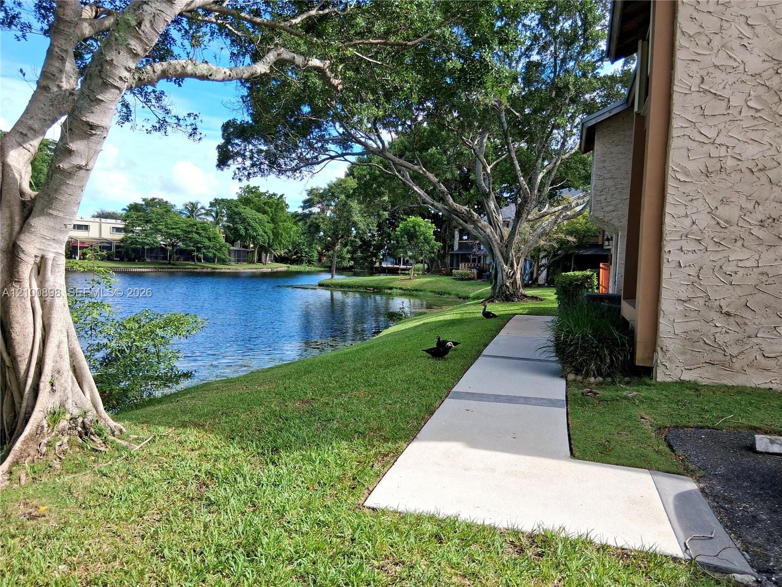 108 Wimbledon Lake Drive — photo 4