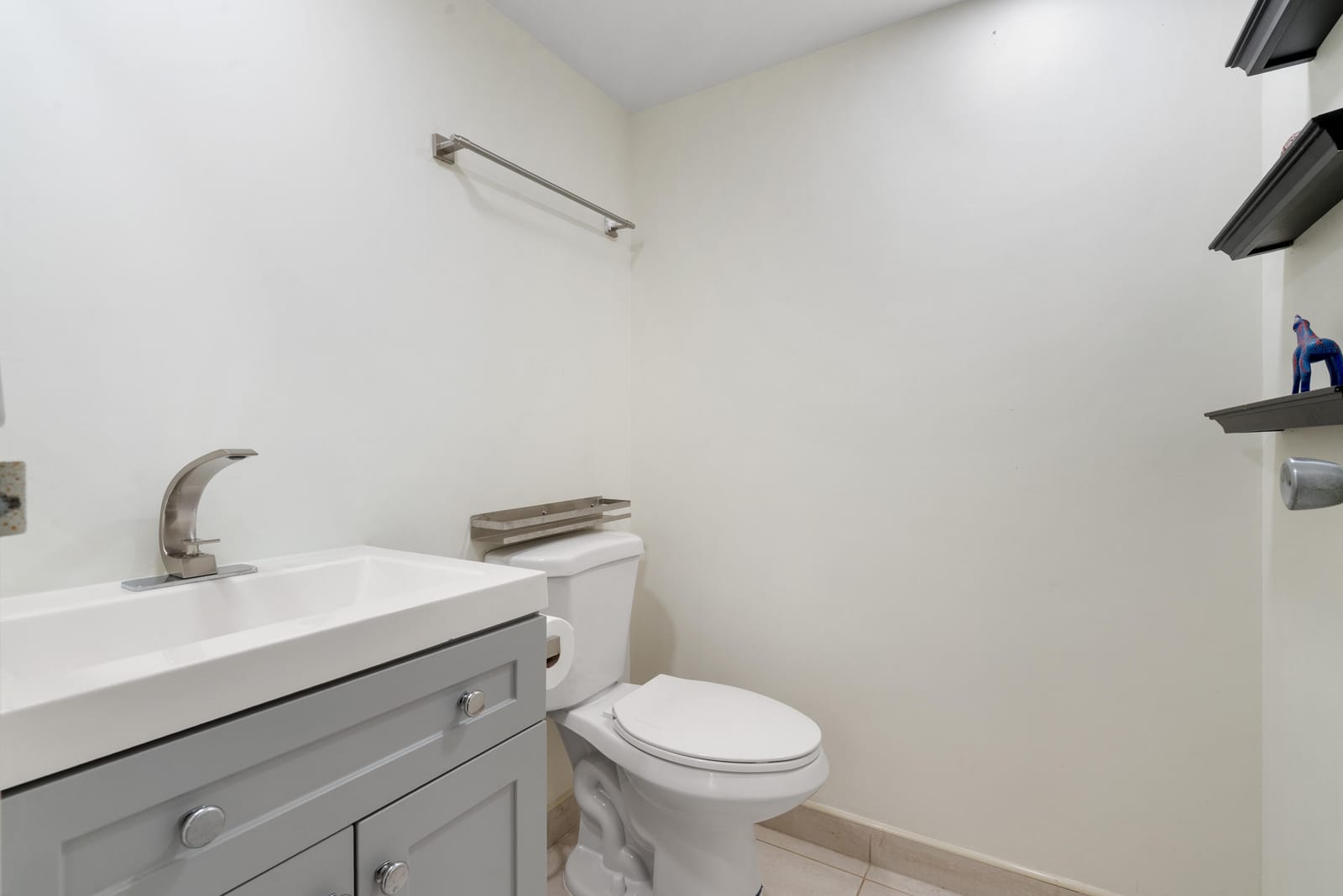27 WATERFORD B — photo 10