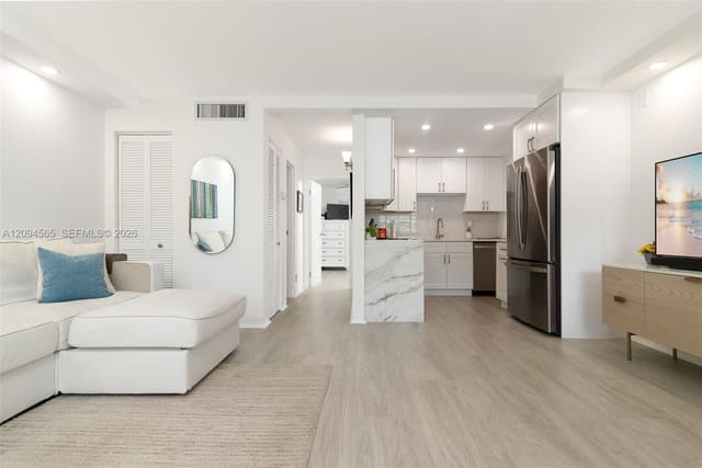 611 NE 14th Avenue 103, Fort Lauderdale, FL 33304
