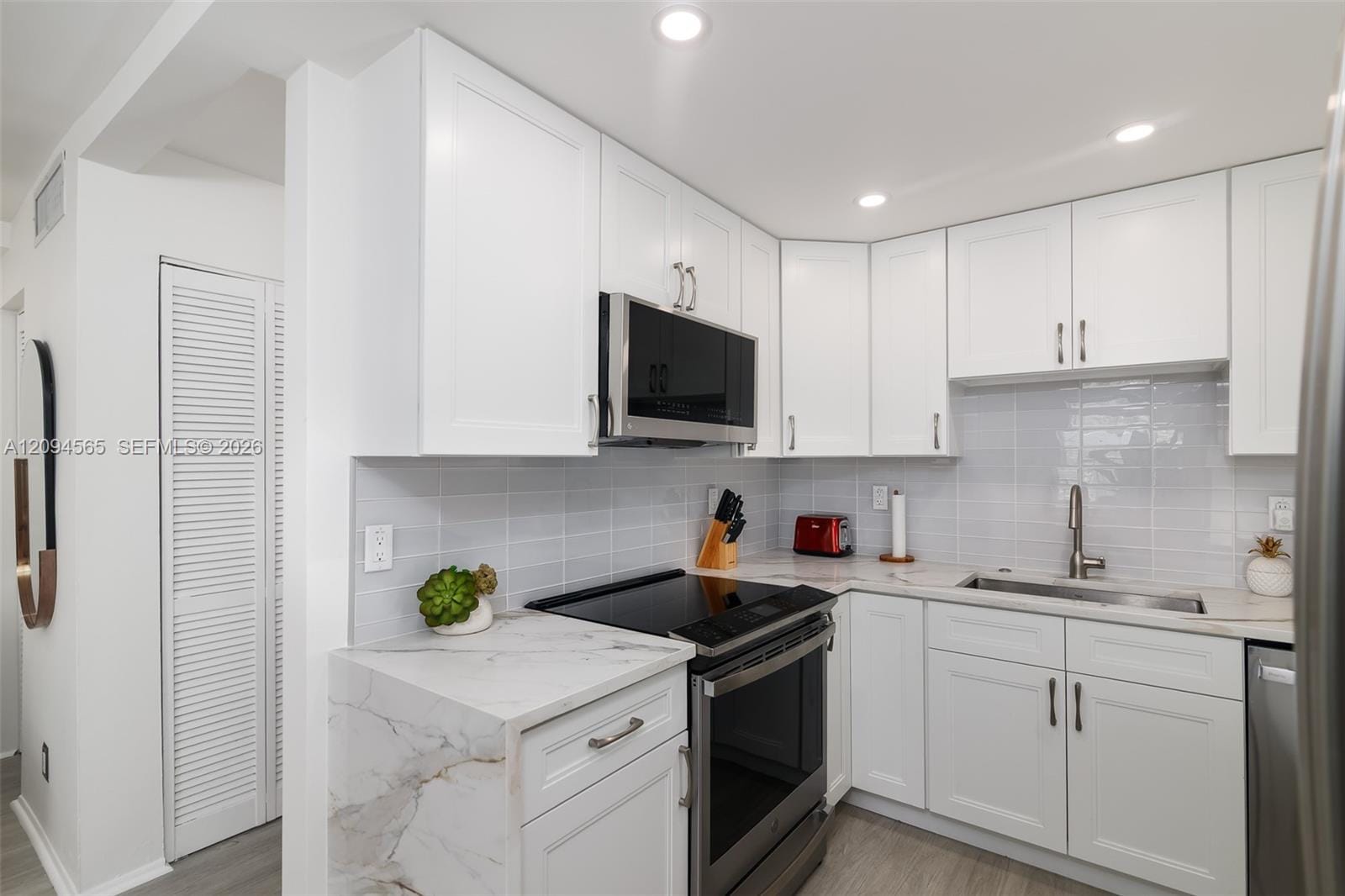 611 NE 14th Avenue 103 — photo 7
