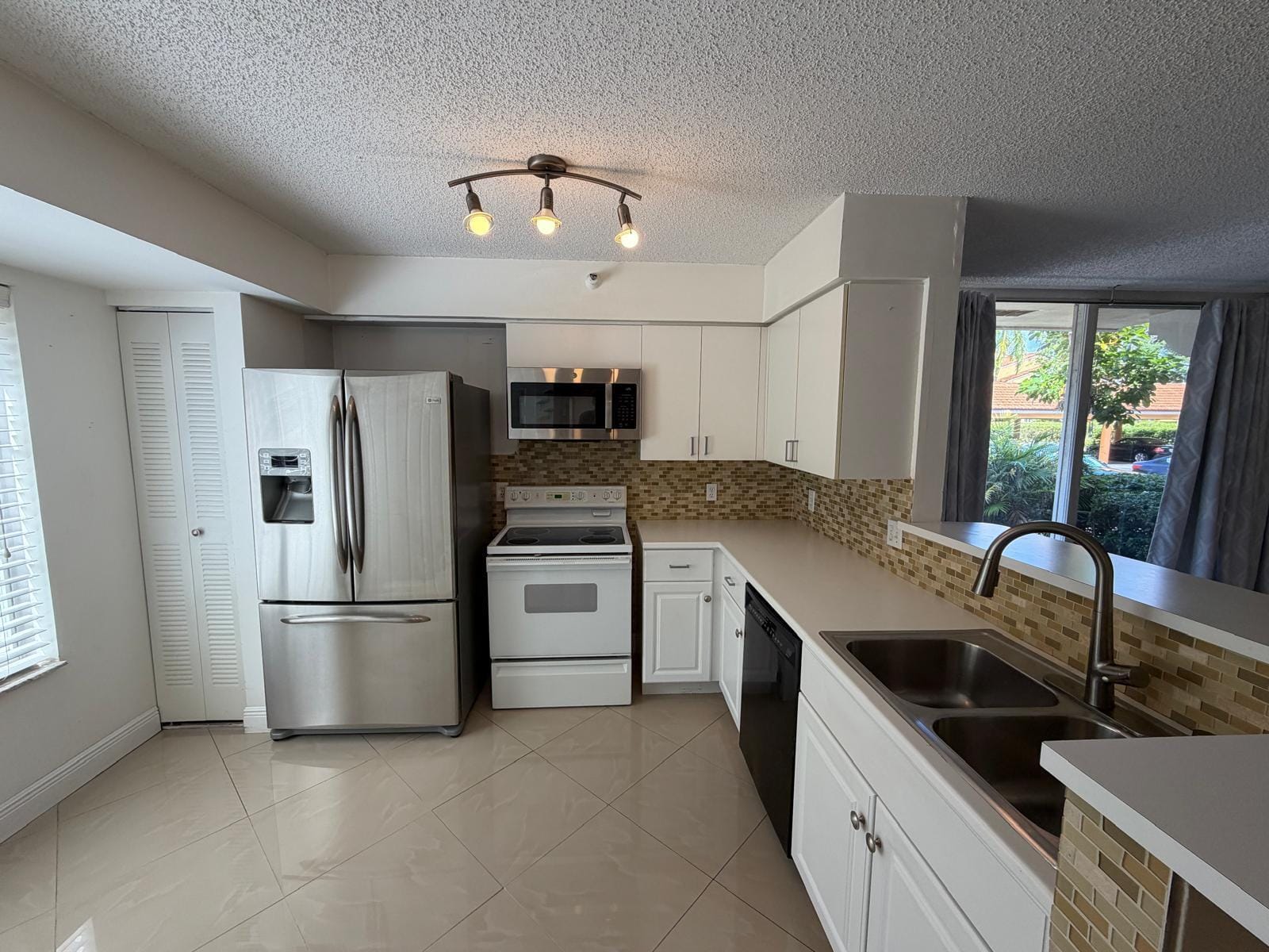 123 Yacht Club Way 111, Hypoluxo, FL 33462 photo 8