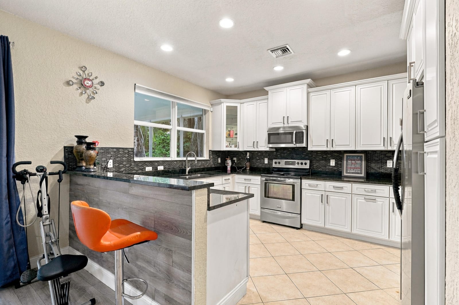 1086 NW LEONARDO Circle, Port St. Lucie, FL 34986 photo 15
