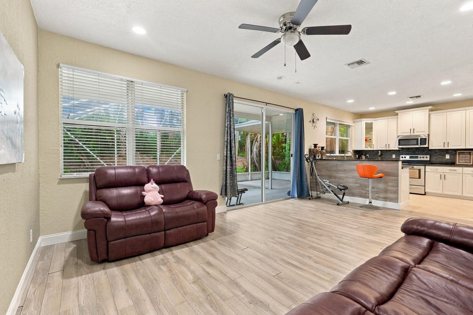 1086 NW LEONARDO Circle, Port St. Lucie, FL 34986 photo 17