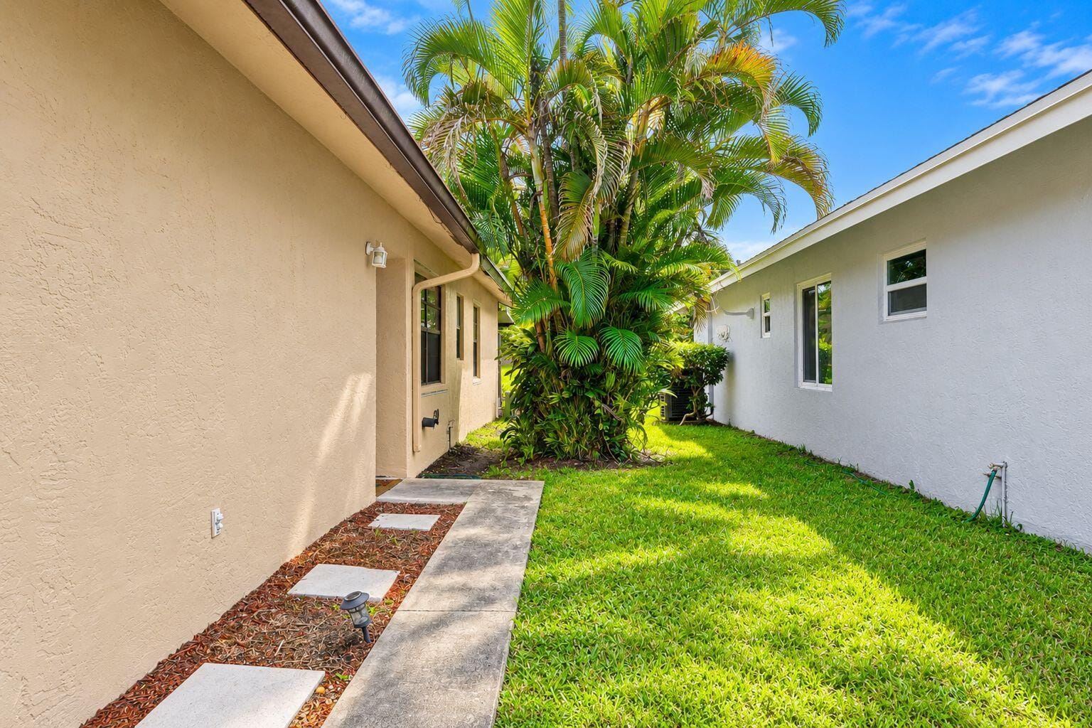 1435 S Summit Run Circle, West Palm Beach, FL 33415 photo 30