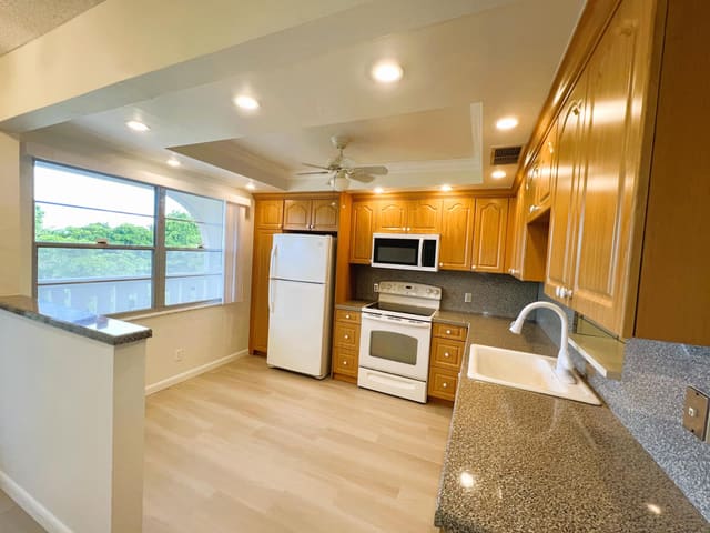 2403 Antigua Circle J4, Coconut Creek, FL 33066
