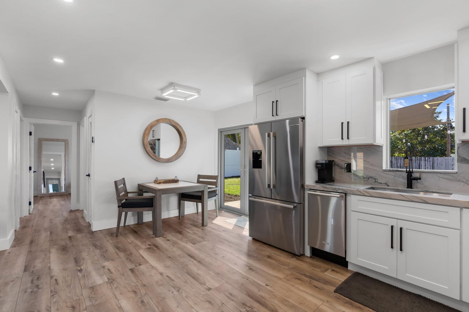 918 SE 3RD Avenue — photo 8