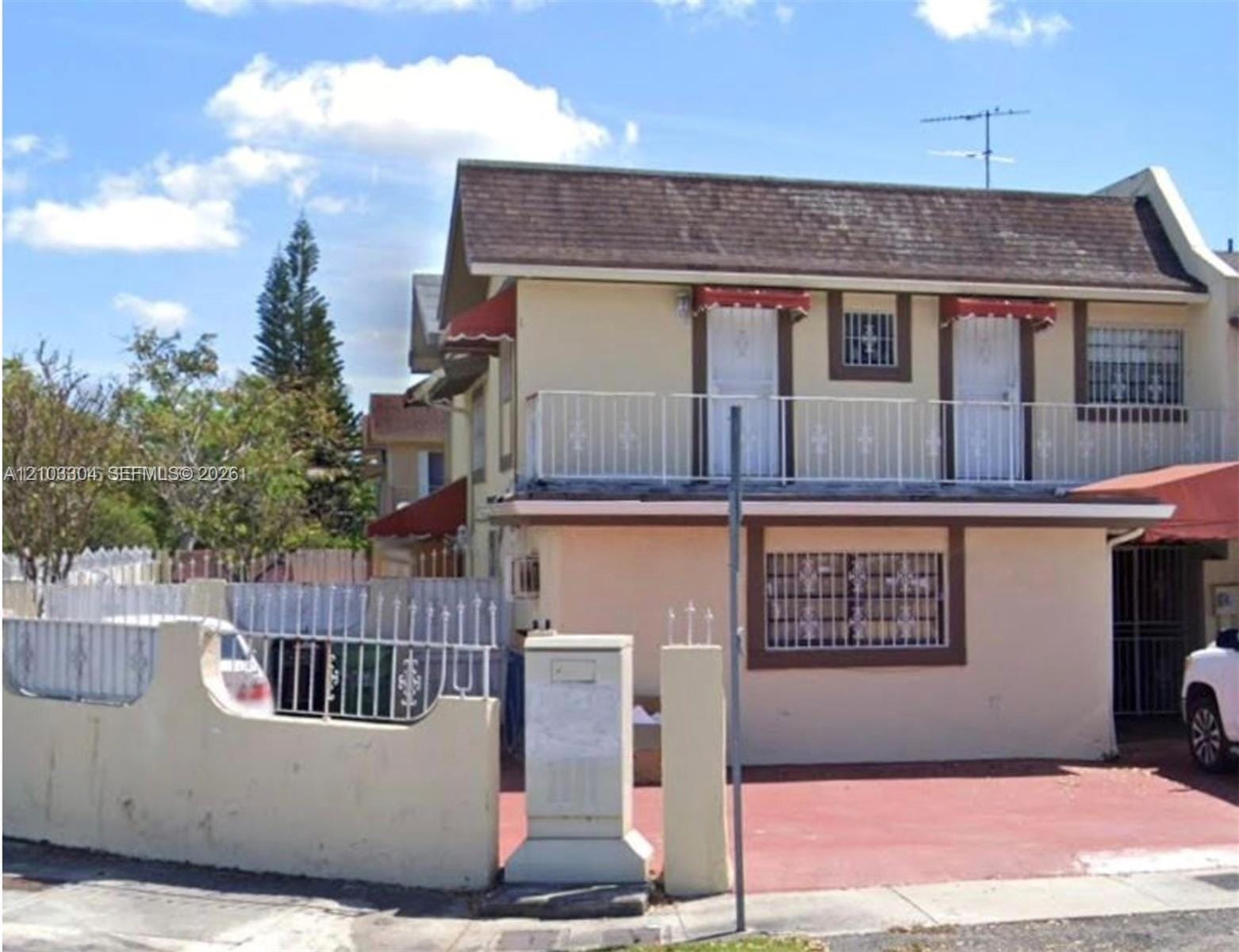 2403 SW 112th Avenue, Miami, FL 33165 photo 2