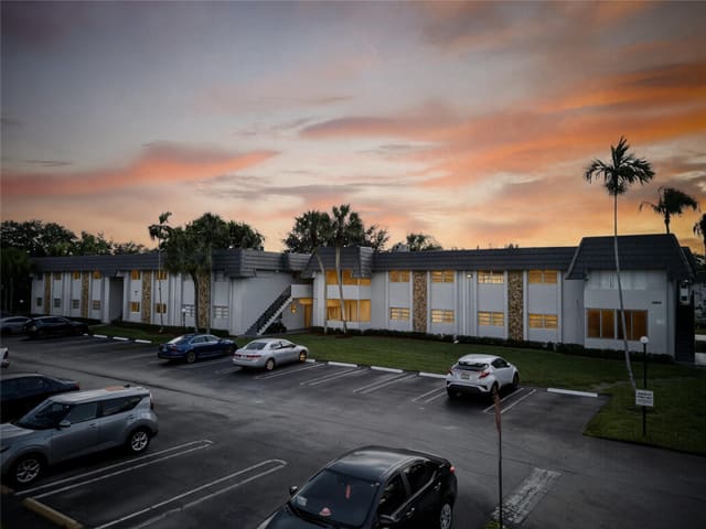 8400 W SAMPLE Road 203, Coral Springs, FL 33065