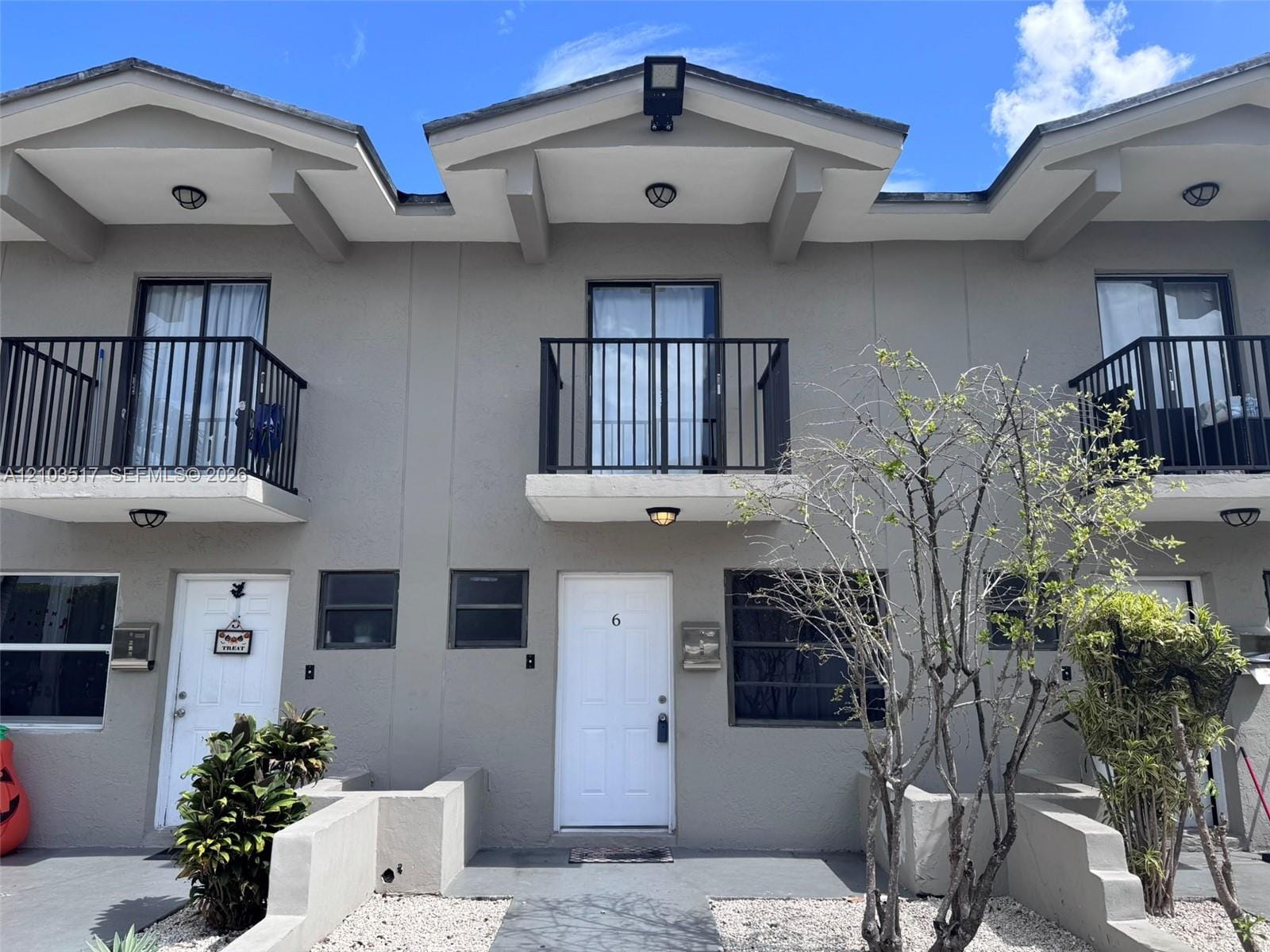 324 W 74th Place #6, Hialeah, FL 33014